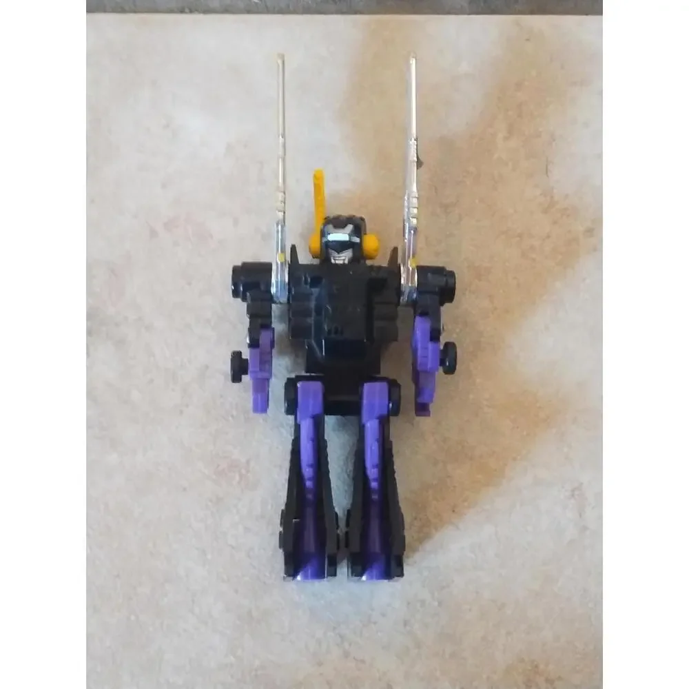Gen 1 Transformer/Giga bot figures‎